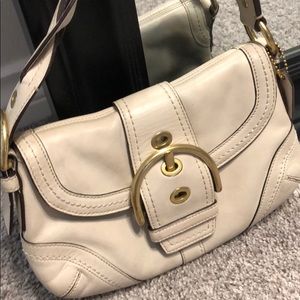 Authentic Coach - cream leather purse
